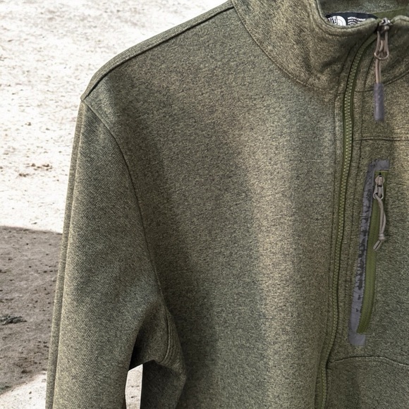 NWOT The North Face Men’s Olive Green Half-Zip Pullover! Large! - Picture 5 of 10